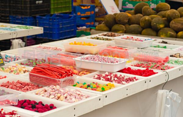 甜蜜的街市风景 街头糖果市场的魅力与挑战